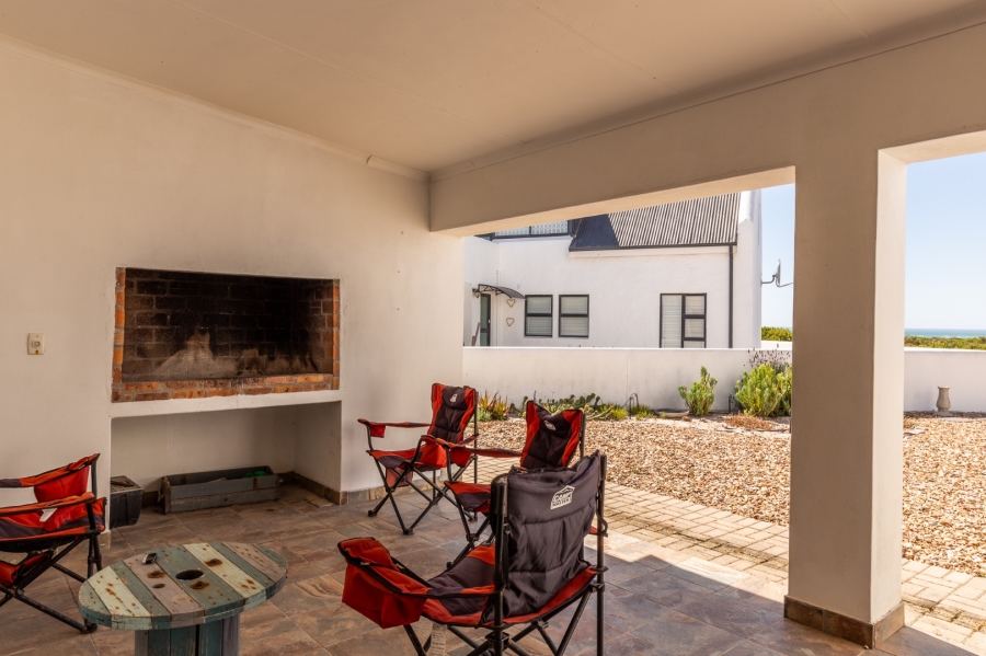 4 Bedroom Property for Sale in Dwarskersbos Western Cape